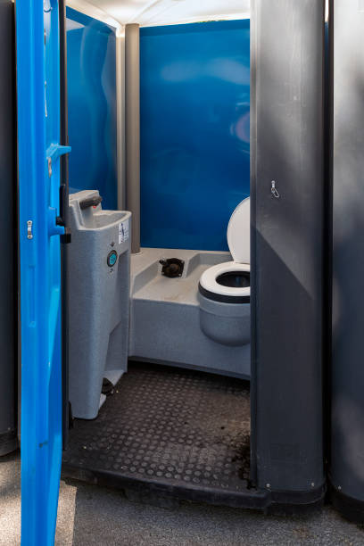 Best Portable restroom solutions  in Colon, MI